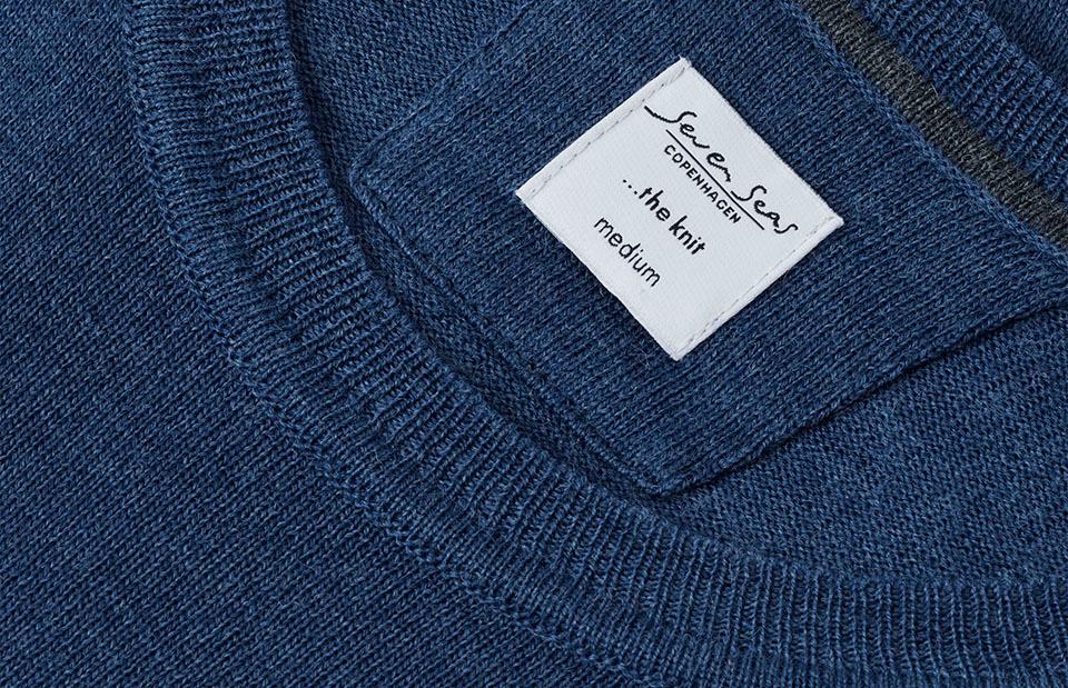 Klassisk Merino Pullover – Blød & Tidløs Strik i Uldmix - Blå Melange - S650