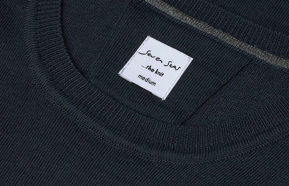 Klassisk Merino Pullover – Blød & Tidløs Strik i Uldmix - Navy Blå - S650