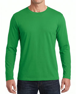 Basic T-shirt med langeærmer - Herre - Grøn - Clique 029033 | Portrait of a 45-year-old man's body from the neck down only, no head or face visible, athletic build, photographed with even soft lighting from a straight-on a